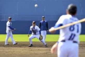 【DeNA春季キャンプ】実戦に備え軽めに調整　巨人から移籍、育成・馬場がブルペン入り
