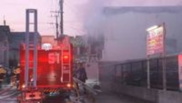 朝火事で住宅地騒然　２階建てアパートから出火　福岡市南区