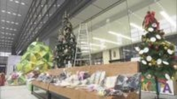 ”遺失物”クリスマスツリー　装飾物を無料配布　ＪＲ博多駅