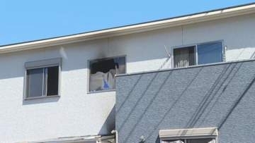 伊万里市の住宅で火災　小学生２人含む家族４人死亡