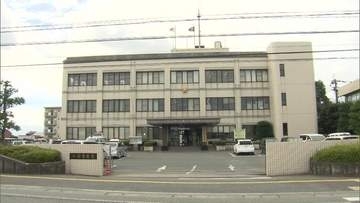 「家から持ってきた」　コンビニで靴下１３足を”万引き”　男を現行犯逮捕