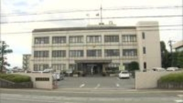 「家から持ってきた」　コンビニで靴下１３足を”万引き”　男を現行犯逮捕