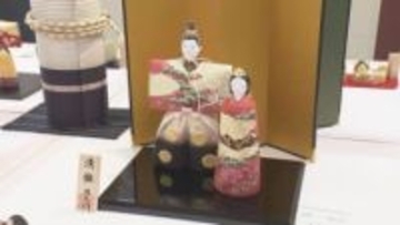 桃の節句を前に　国指定・伝統的工芸品の博多人形のお雛様勢ぞろい