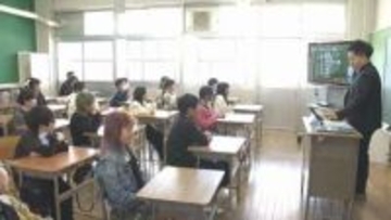 笑顔の登校　北九州市の小学校で始業式