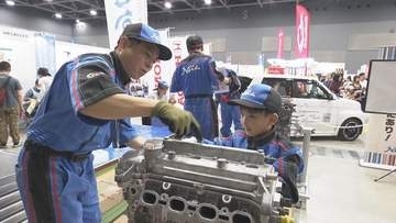 小中学生にメカニックの魅力を伝える　自動車整備体験イベント