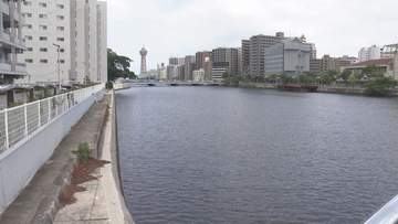福岡市の川に女性の遺体　額に傷…事件性を確認中　福岡・中央区