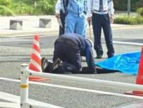 福岡市中央区港で道路が陥没