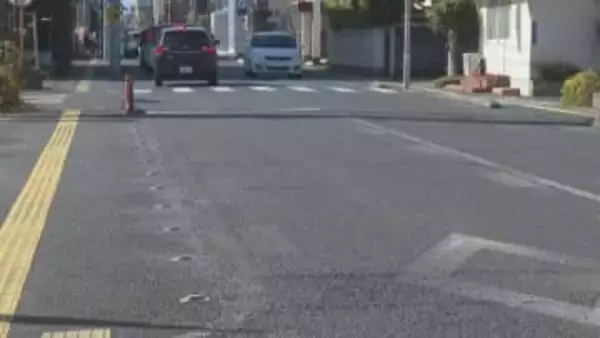 佐賀市の市道　交通事故救護中に別の車突っ込む　男性２人が死傷