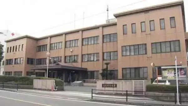 軽乗用車とワゴン車が正面衝突　男女６人搬送され軽乗用車の男性が死亡　太宰府市