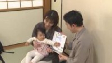 子どもたちの足型を使って「こいのぼり」作り