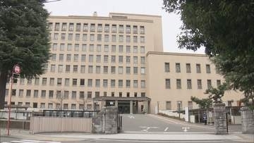 女性患者にわいせつ行為　医師の男が初公判で起訴内容を否認