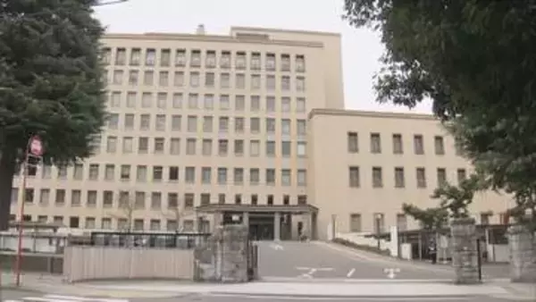 女性患者にわいせつ行為　医師の男が初公判で起訴内容を否認
