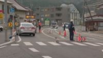 【速報】高齢の女性か　車にはねられ意識不明　気仙沼市の国道４５号