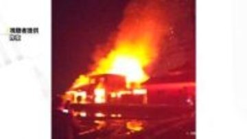 【続報】一時高く火の手が上がる　砺波市で納屋を焼く火事　１人けがで搬送
