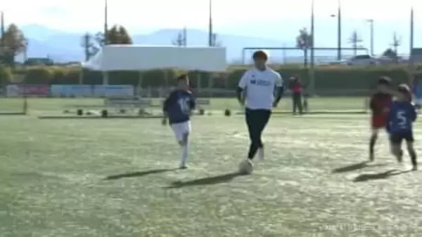 富山県出身Jリーガーが子どもたちと交流　滑川市
