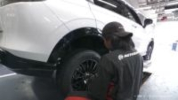 迫る雪の季節　タイヤ交換ピーク　富山市の自動車用品店