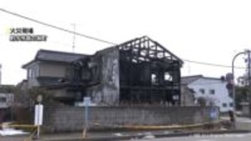 射水市で住宅火災　７０代女性がやけどで搬送