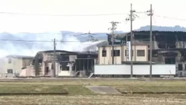 約８時間半後に鎮火　高岡市のプラスチック再生会社で火災　延焼も