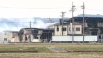 約８時間半後に鎮火　高岡市のプラスチック再生会社で火災　延焼も