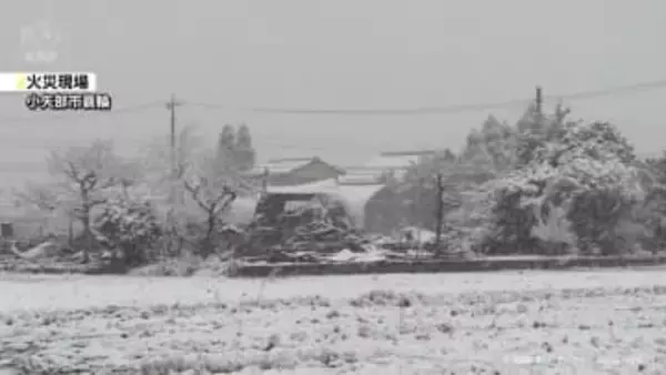 小矢部市で住宅と納屋を焼く火事　１人と連絡取れず