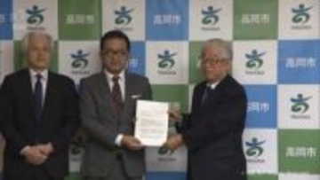 高岡市民病院のあり方　情報発信と医療圏内の連携を提言　出町市長に検討会議