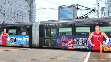 NBA八村塁選手ふるさと凱旋イベント前に　ラッピング電車運行開始　富山県富山市