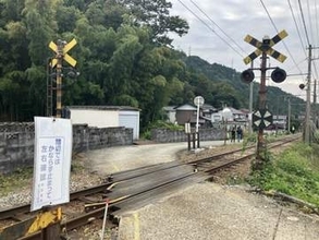 黒部市宇奈月町の富山地方鉄道本線で踏切事故　およそ３時間にわたり運転見合わせ　現在は再開