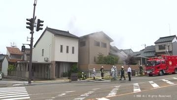 高岡市白金町の火災　放火などの疑いで無職の８４歳男を逮捕