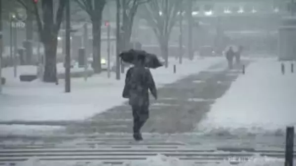 富山県内は雪が降り続く　あすにかけて大雪に注意を
