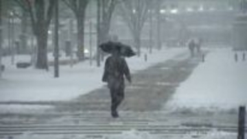 富山県内は雪が降り続く　あすにかけて大雪に注意を