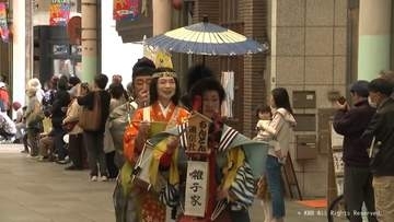 チンドンにぎやかに大パレード　富山の春の風物詩「全日本コンクール」最終日