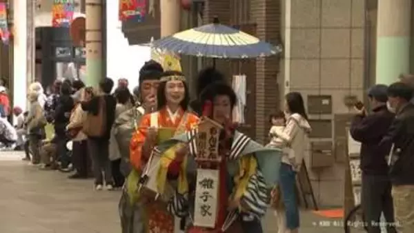 チンドンにぎやかに大パレード　富山の春の風物詩「全日本コンクール」最終日