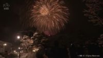 夜空を彩る　たいまつと雪上音楽花火　昨夜　宇奈月温泉雪のカーニバル