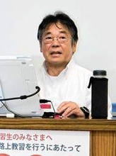 交通事故で長女亡くした角谷さん、自動車教習所で講演　指導員ら100人に「命の大切さ」訴え　兵庫・西宮