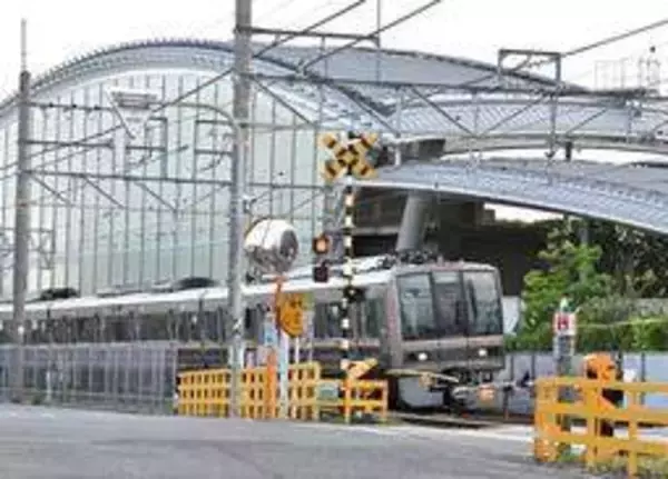 尼崎JR脱線事故21年、鎮魂の祈り続く　「祈りの杜」で追悼慰霊式