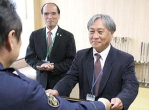 防犯担当課長、高齢夫婦の詐欺被害を阻止　福崎署、市川町職員に感謝状