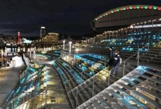 神戸港に新名所、登れるイルミネーション　ミナトの新たな夜景を市民ら堪能