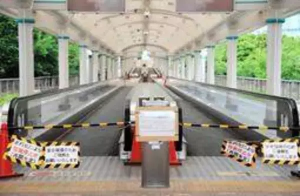 神戸の人工島「動く歩道」半年動かず　中央市民病院の通院不便に「仕方なくつえを買った」　進む老朽化、存廃判断へ