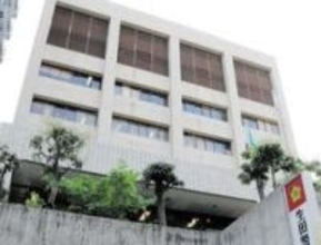 医学部の研究室に侵入、パソコンなど盗んだ疑い　神戸大職員の男逮捕　「小遣いがほしくて」