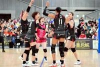 ヴィクトリーナ姫路が4強に　SAGA久光にストレート勝ち　バレー皇后杯