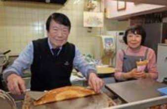 思い出の味に行列…神戸のクレープ店「スナックランド」大みそか閉店へ　夫妻の一日に密着