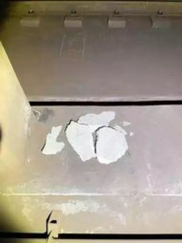 神戸市営地下鉄、トンネルの天井からコンクリ落下　重さ5キロ、鉄筋の腐食が原因か