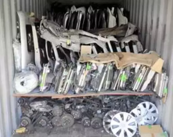 自動車盗繰り返した容疑、スリランカ国籍の宝塚の41歳の男逮捕　「人気の車種解体し輸出」　兵庫県警