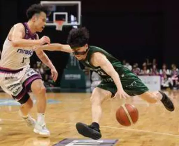 バスケB2決勝第1戦　神戸ストークスが勝利、優勝へ王手　福島に98-76