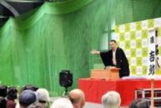 ブルペンで笑いに全力投球　甲子園球場で落語会、桂吉弥さん「ここで落語するのが夢だった」