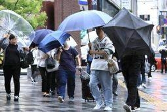 台風6号、強まる風雨　兵庫県内初「レベル3大雨警報」　避難所開設、交通機関で欠航や運休