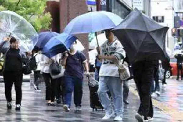 台風6号、強まる風雨　兵庫県内初「レベル3大雨警報」　避難所開設、交通機関で欠航や運休