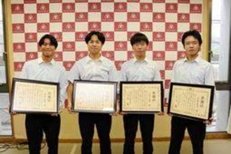 「誰か助けて」声を聞いた高校生4人「事件かも」　民家浴室で高齢男性発見　冷静チームプレーで救出、通報