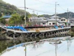 ため池を横切る県道が70メートル崩落　兵庫・加古川、9日夜からの雨が影響か　2.7キロ通行止め