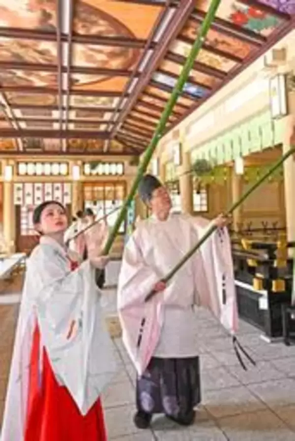 新年を清々しく　1年の汚れを取り除く「すす払い」　迎春準備を開始　神戸・湊川神社